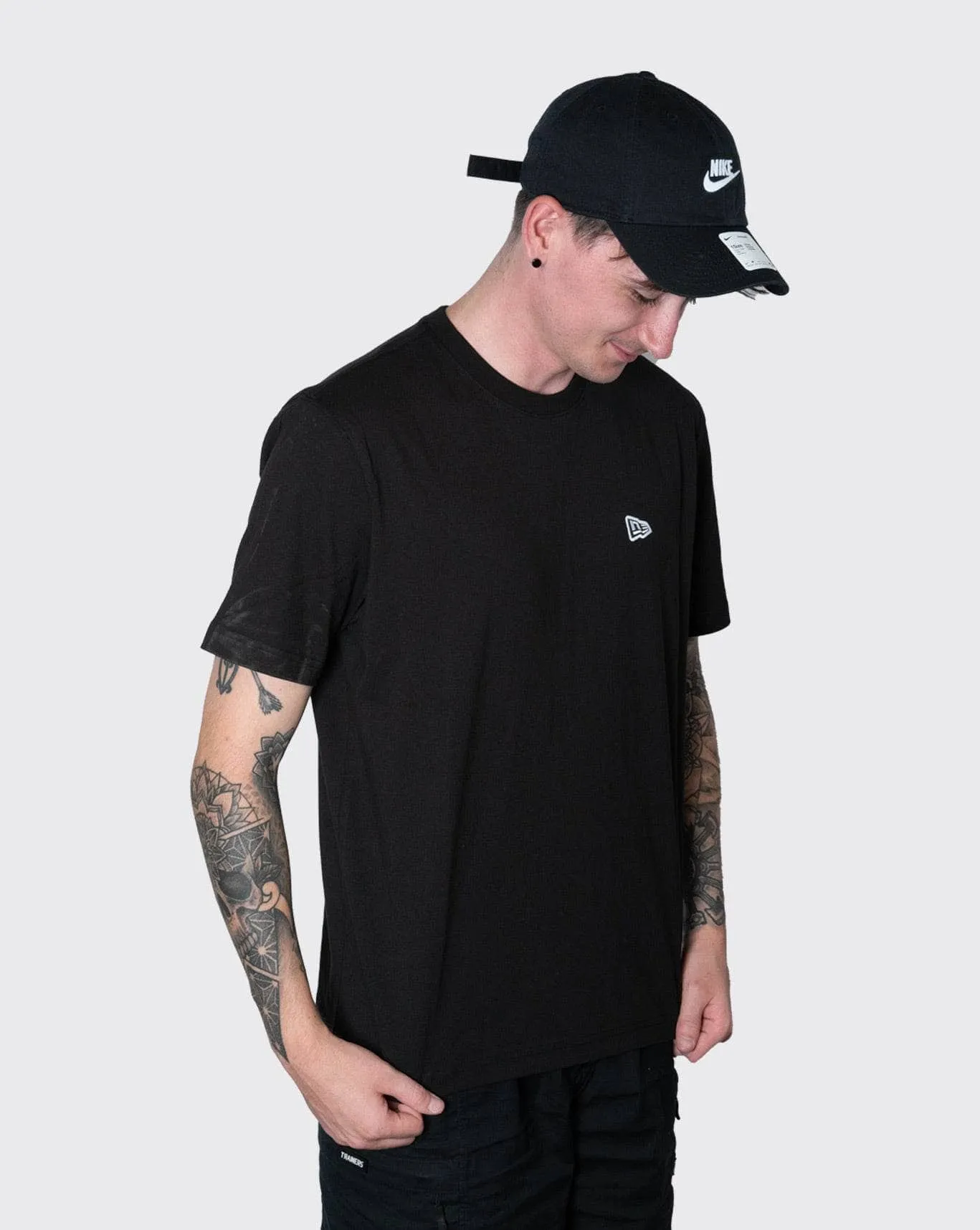 New era NE flag tee