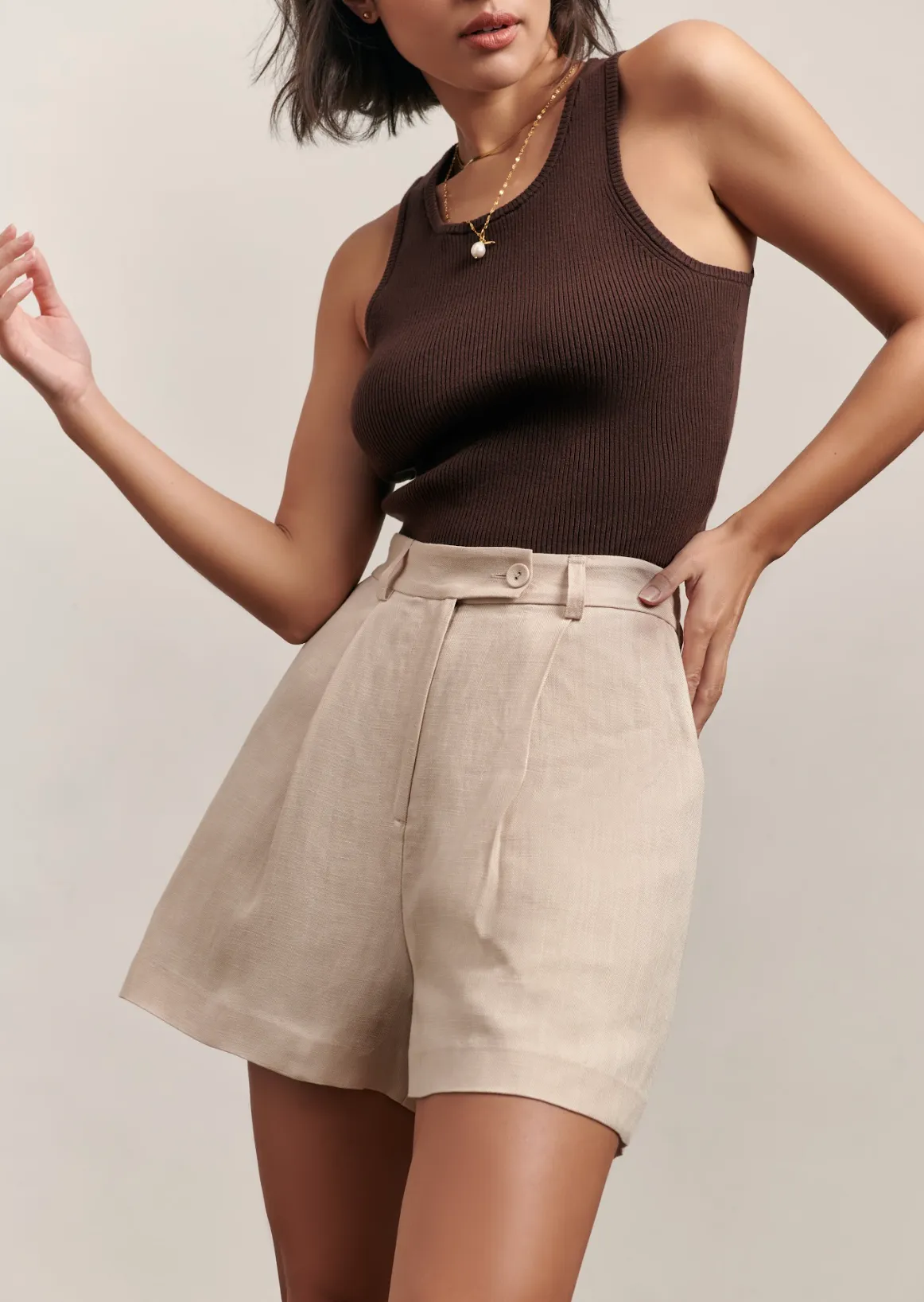 The Freya Linen Short - Beige